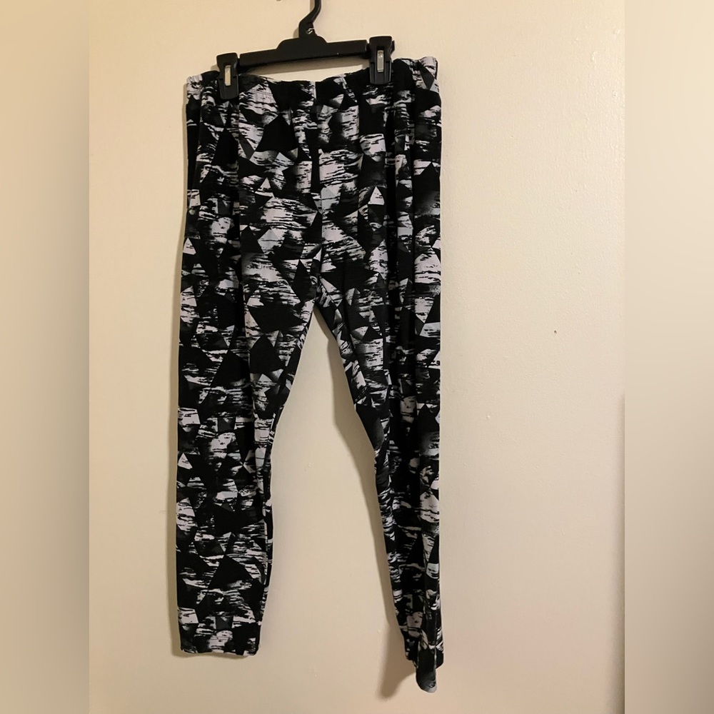Geometric Black and White Kids Leggings 8525